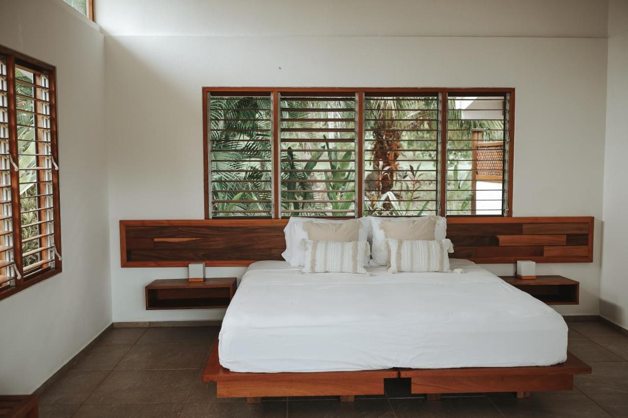 Salvatierra Beachfront Hotel Puerto Coyote Bagian luar foto
